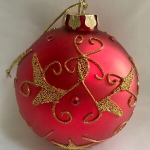 Round Elegant Red Glass Christmas Tree Ornament